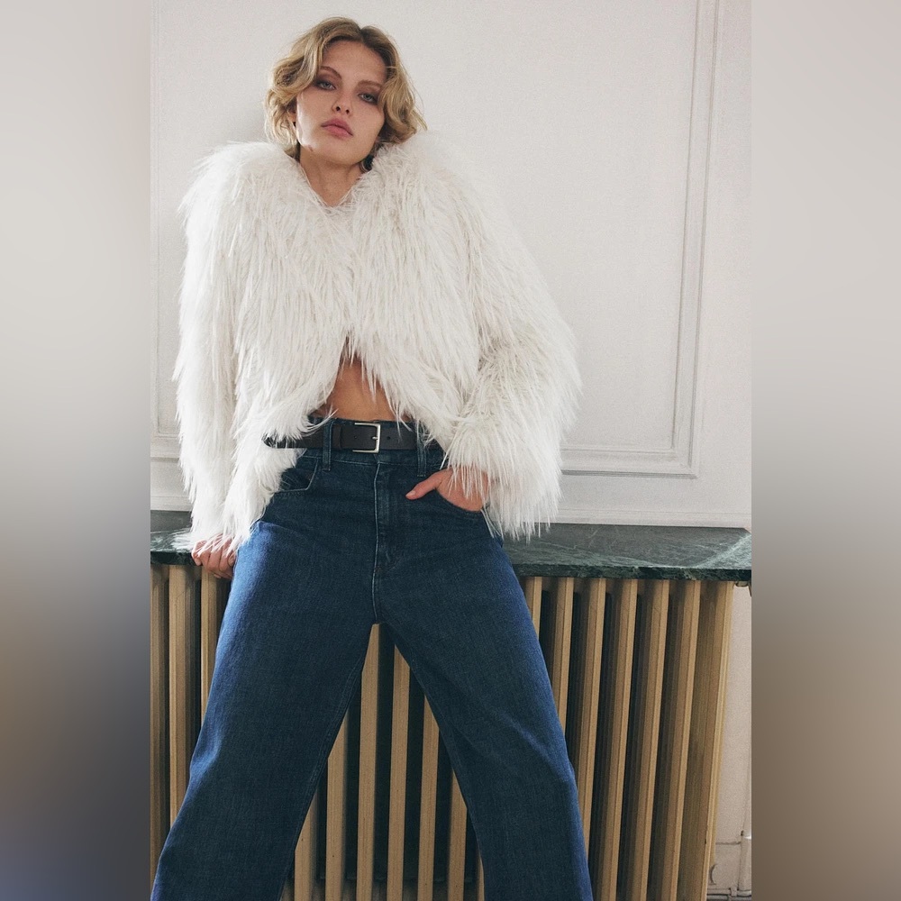ZARA • Apres Ski White Faux Fur Jacket